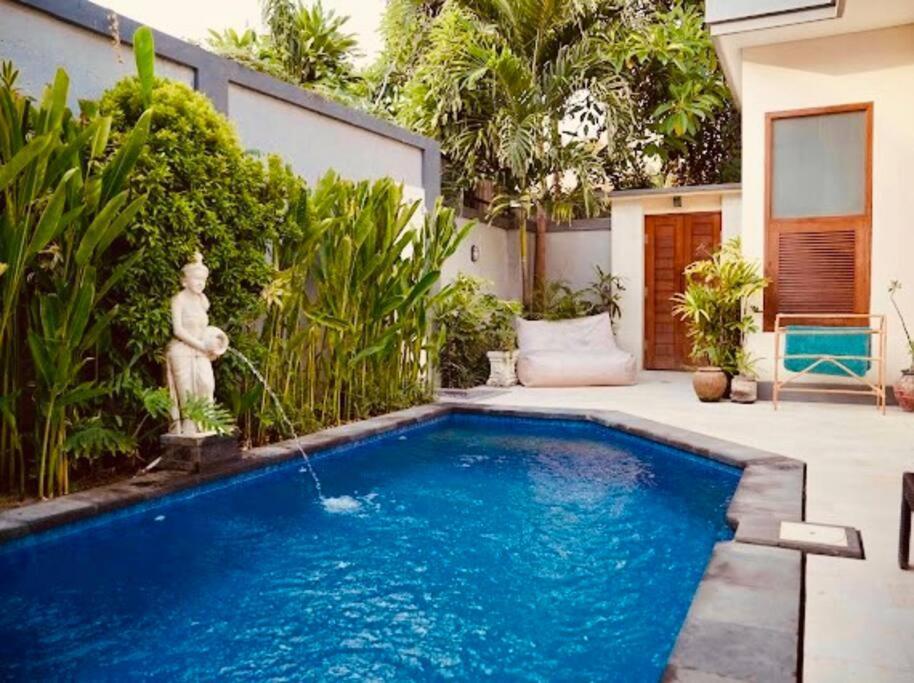 Mega विला Sanur (Bali)
